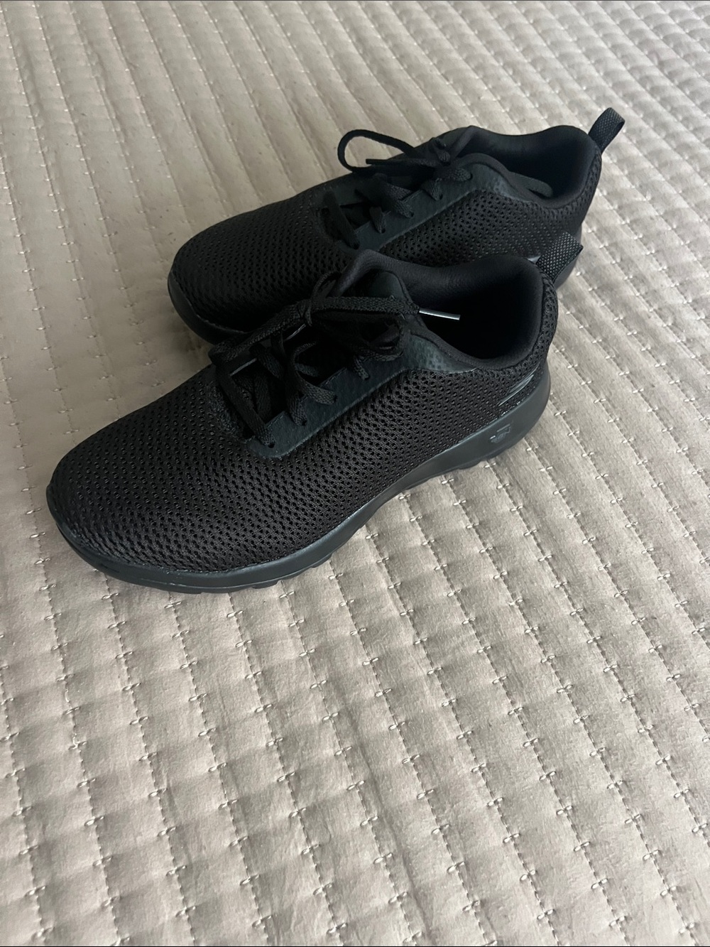 Women's Black Mesh Lightweight Sneakers